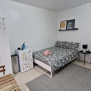  Apartment Small Cozy Zone 1